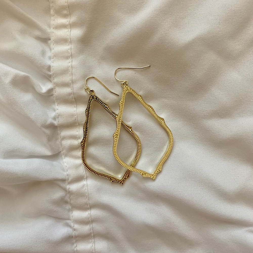 Kendra Scott Sophee Drop Earrings in Gold